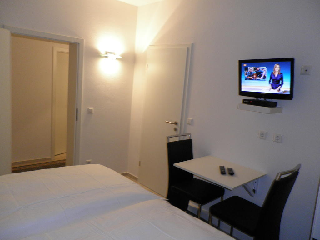 Astra Hotel Kaiserslautern Room photo
