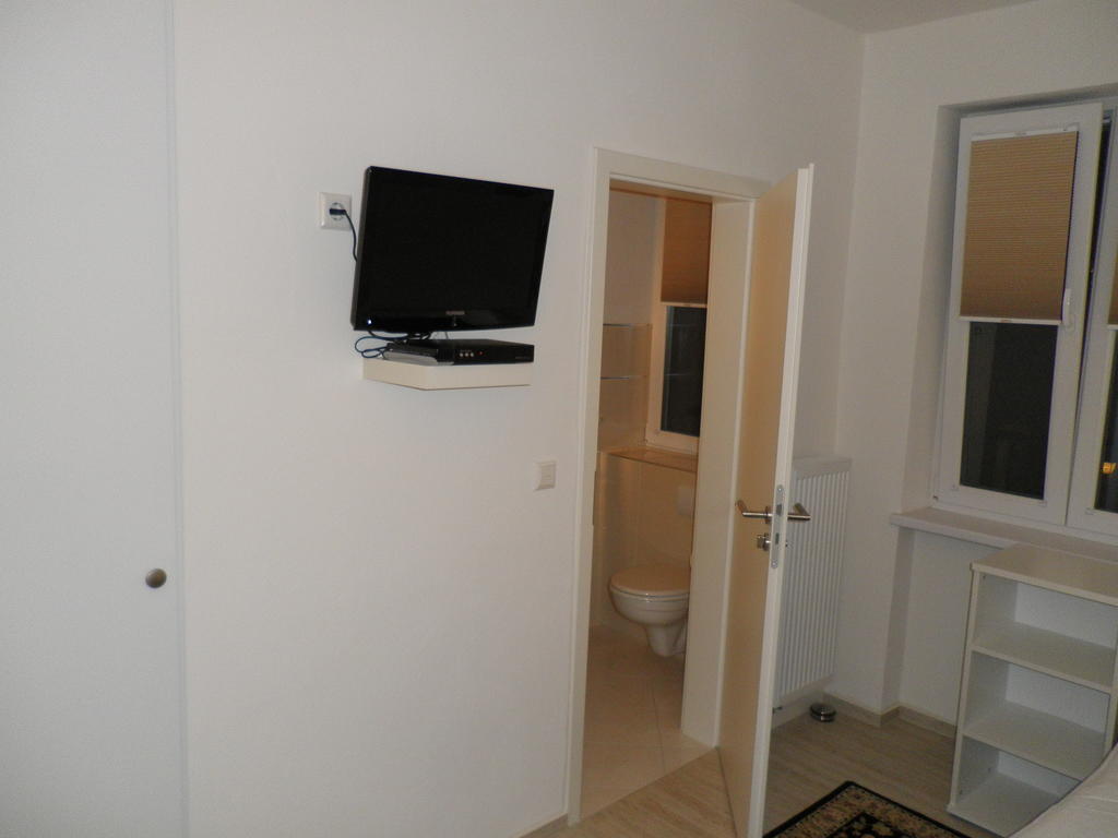 Astra Hotel Kaiserslautern Room photo