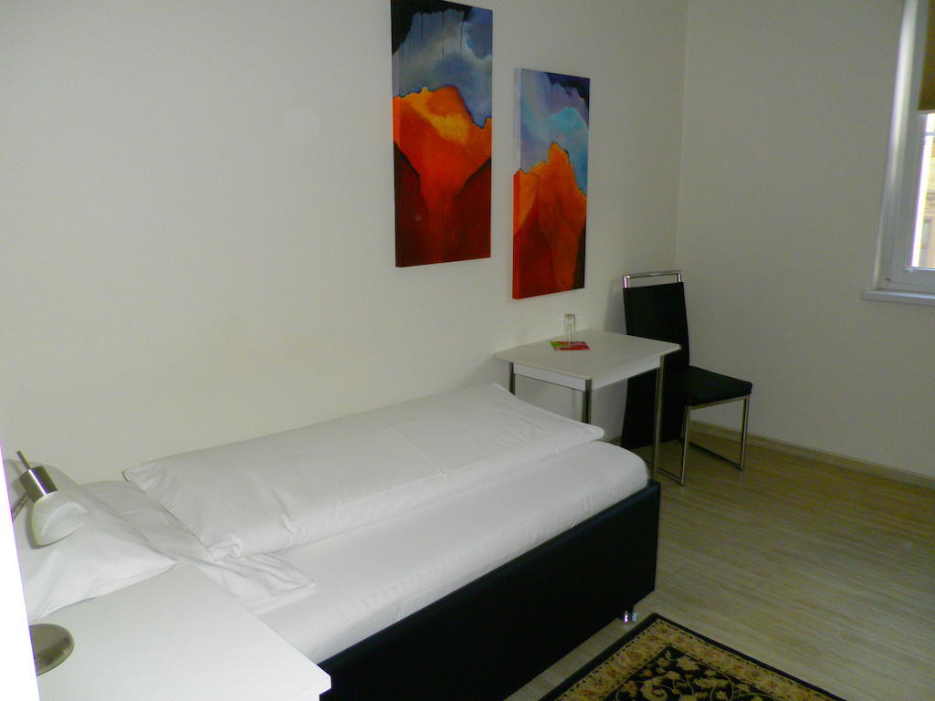 Astra Hotel Kaiserslautern Room photo